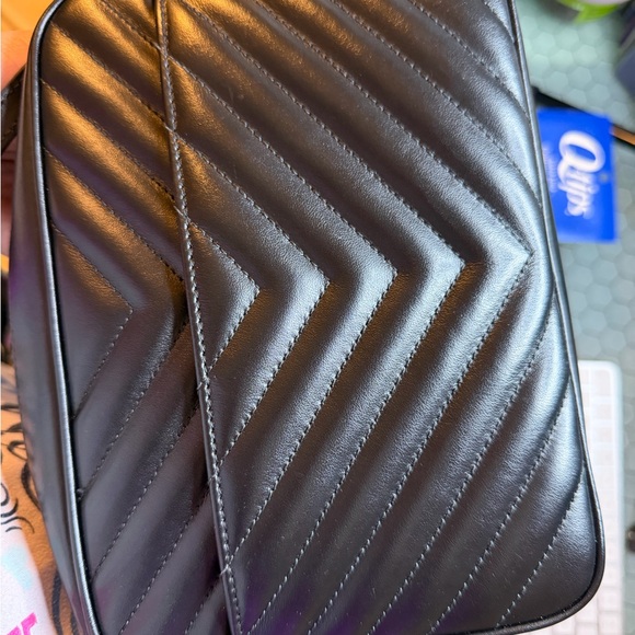 Yves Saint Laurent Lou Matelasse Leather Camera - Picture 4 of 8